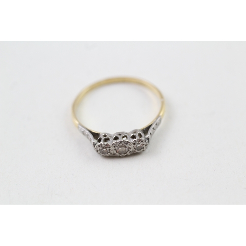 97 - 18ct gold and platinum vintage diamond trilogy dress ring (1.8g) Size  P