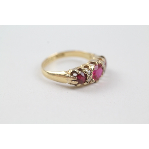 10 - 18ct gold vintage diamond and red gemstone gypsy dress ring (3.9g) Size  O