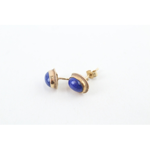 113 - 9ct gold lapis stud earrings with scroll backs (1g)