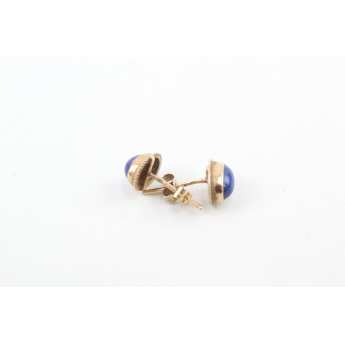 113 - 9ct gold lapis stud earrings with scroll backs (1g)