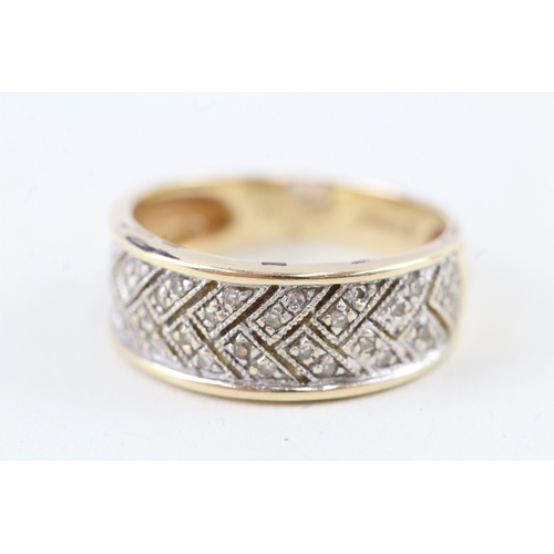 122 - 14ct gold diamond patterned half eternity ring (3.1g) Size  L 1/2