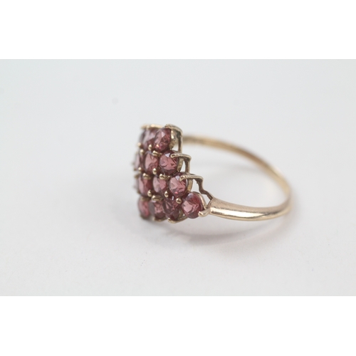 13 - 9ct gold garnet cluster cocktail ring (2.8g) Size  S