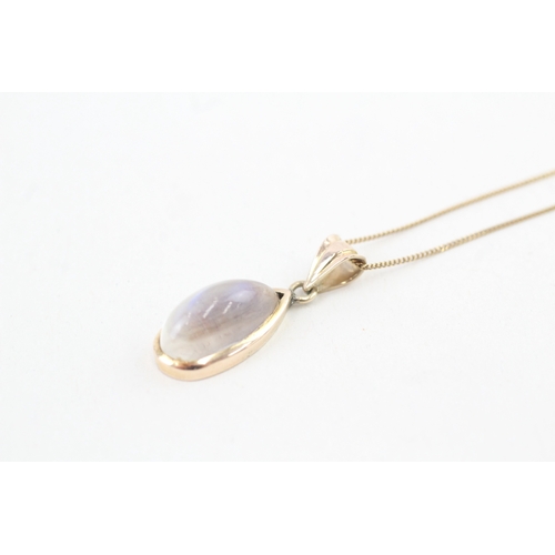 144 - 9ct gold cabochon cut moonstone pendant necklace (2.4g)