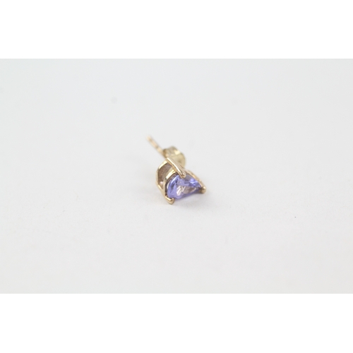 16 - 9ct gold tanzanite stud earrings (0.8g)