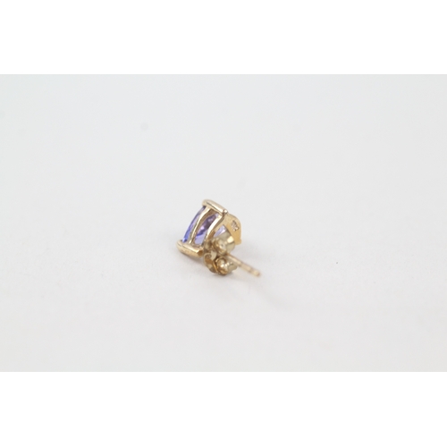 16 - 9ct gold tanzanite stud earrings (0.8g)