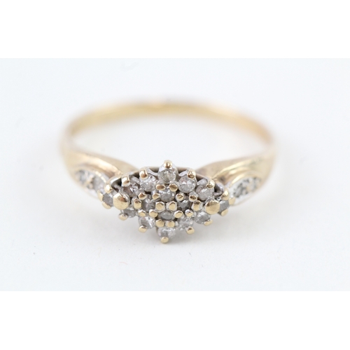 24 - 9ct gold vintage diamond cluster ring (2.2g) Size  P