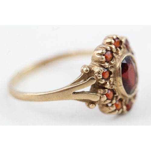 40 - 9ct gold vintage garnet dress ring (2.5g) Size  S