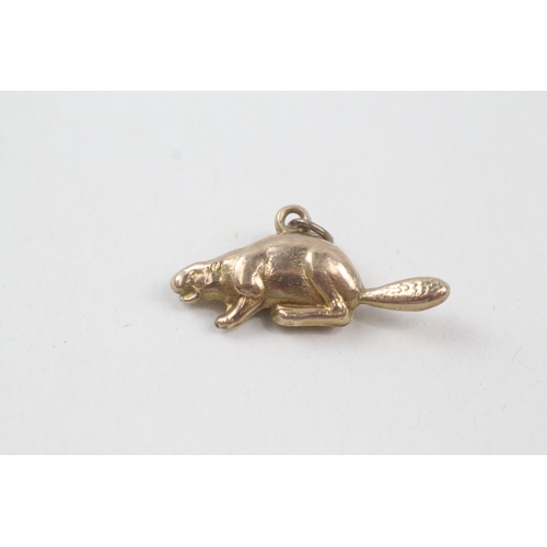 41 - 9ct gold vintage beaver charm (0.8g)