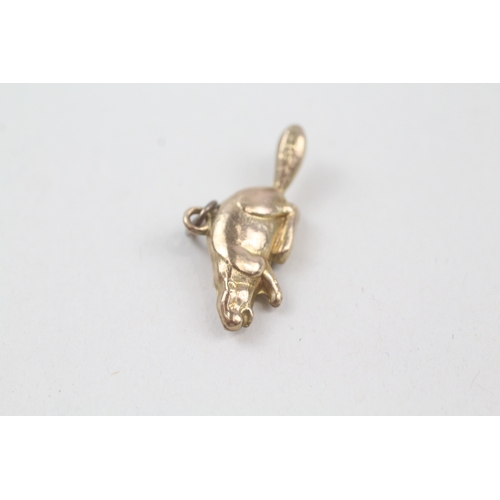 41 - 9ct gold vintage beaver charm (0.8g)