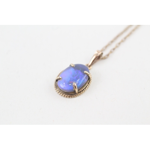 50 - 9ct gold opal pendant necklace (1.4g)