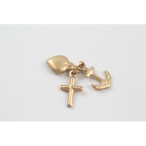 62 - 9ct gold love, faith & charity charm (0.9g)