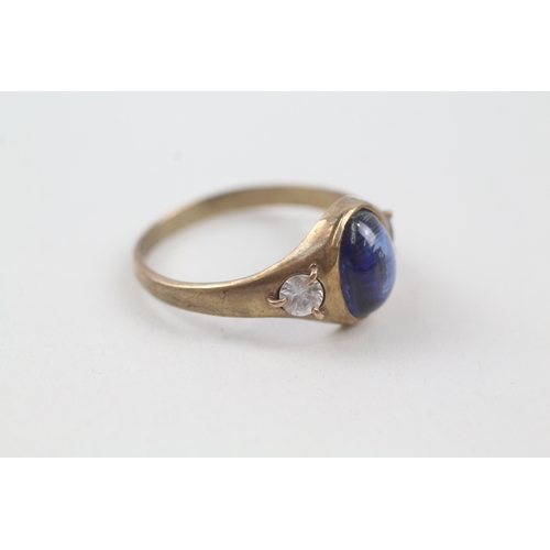 68 - 9ct gold vintage kyanite and white zircon trilogy dress ring (3.7g) Size  W