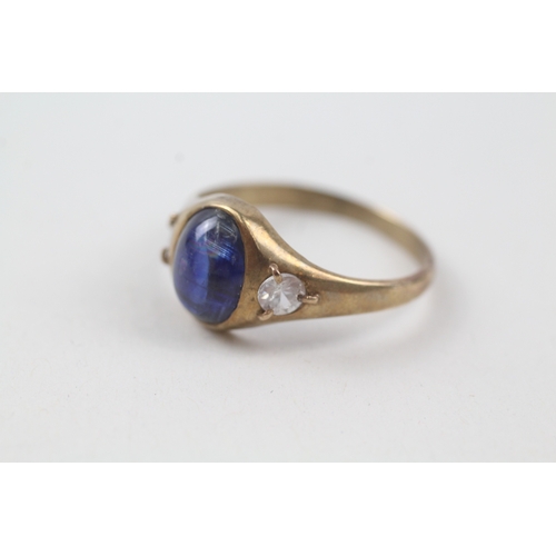 68 - 9ct gold vintage kyanite and white zircon trilogy dress ring (3.7g) Size  W