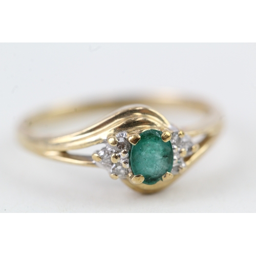 8 - 9ct gold emerald & diamond dress ring (1.9g) Size  L