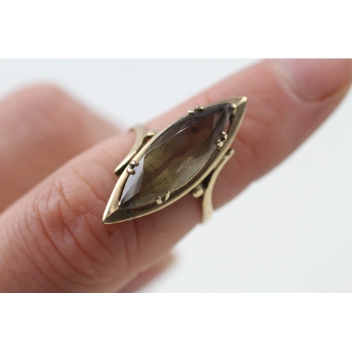 10 - 9ct gold marquis cut smokey quartz cocktail ring (3.6g) Size  L