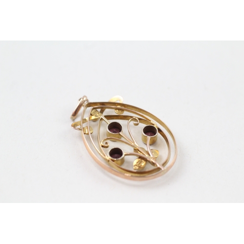 20 - 9ct gold art nouveau garnet and seed pearl pendant (2.5g)