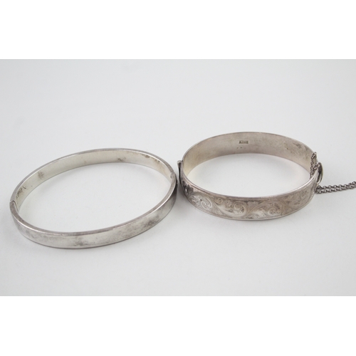 292 - Collection of Sterling Silver Mid Century Bangles inc. Scrolling, Etched 72g