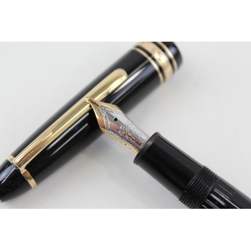 438 - Montblanc Meisterstuck Black Fountain Pen w/ 14ct White Gold Nib WRITING