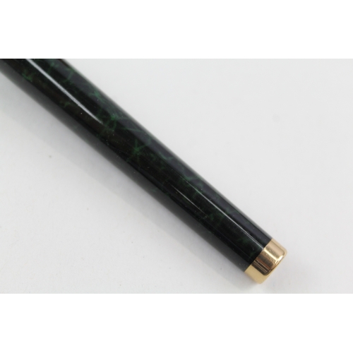 443 - Vintage Sheaffer Targa Green Lacquer Fountain Pen w/ 14ct Gold Nib WRITING Boxed