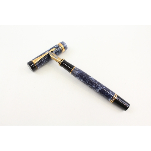 444 - Parker Duofold Fountain Pen Blue Marble Resin w/ 18ct Gold Nib  WRITING