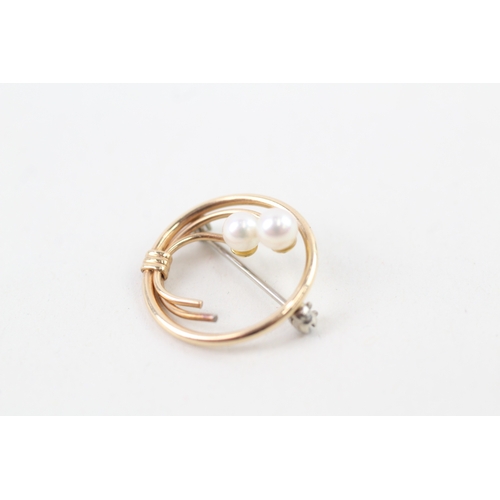 38 - 14ct gold cultured pearl brooch (1.3g)