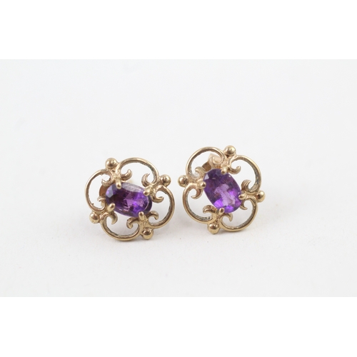 64 - 9ct gold vintage style amethyst patterned earrings (1.5g)