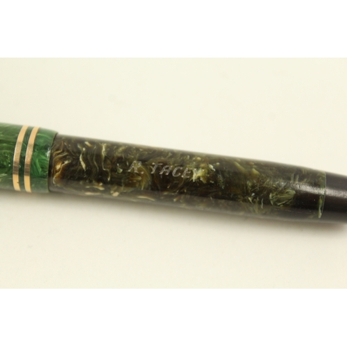 447 - Vintage Parker Duofold Green Lacquer Fountain Pen w/ 14ct Gold Nib WRITING