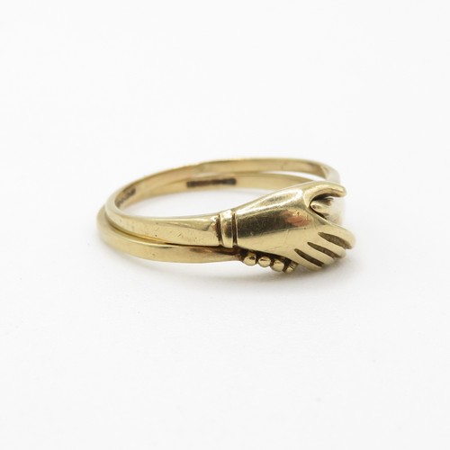 1 - 9ct Gold Fede Hands Ring 2.6g Size P