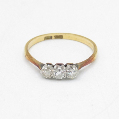 31 - 18ct gold & platinum single cut diamond three stone ring (1.9g) Size  O