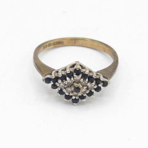 77 - 9ct gold vintage sapphire and diamond cluster dress ring (2g) Size  K