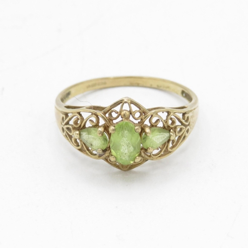 187 - 9ct gold vintage style peridot patterned dress ring (1.7g) Size  Q 1/2