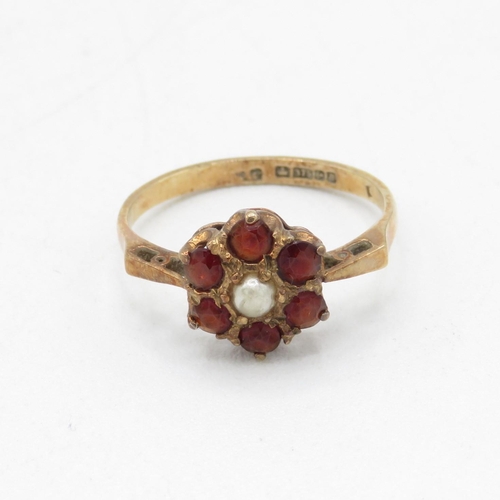 249 - 9ct gold 1970's garnet & seed pearl cluster ring (1.7g) Size  L 1/2