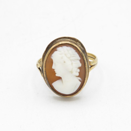 240 - 9ct gold vintage portrait shell cameo dress ring (2.7g) Size  O