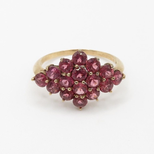 13 - 9ct gold garnet cluster cocktail ring (2.8g) Size  S