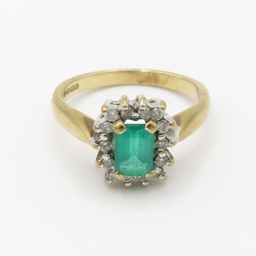 155 - 9ct gold green gemstone & diamond cluster ring (2.9g) Size  L