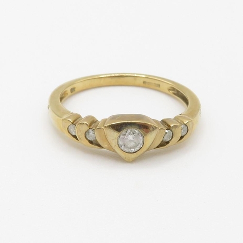 18 - 9ct gold diamond ring (2.2g) Size  N 1/2