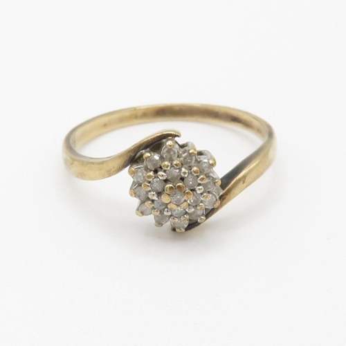 48 - 9ct gold diamond cluster dress ring (2g) Size  Q