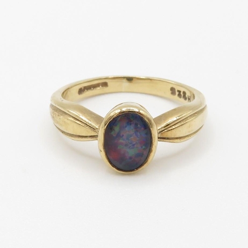 6 - 9ct gold opal triplet dress ring, bezel set (3g) Size  K