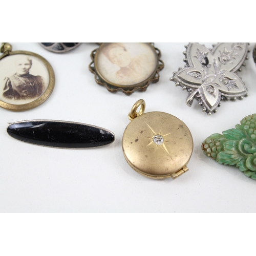 276 - Collection of Antique Jewellery inc. Locket, Paste, Snake, Sweetheart 69g