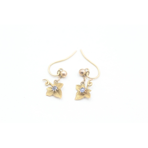 107 - 9ct gold sapphire leaf drop earrings (0.8g)