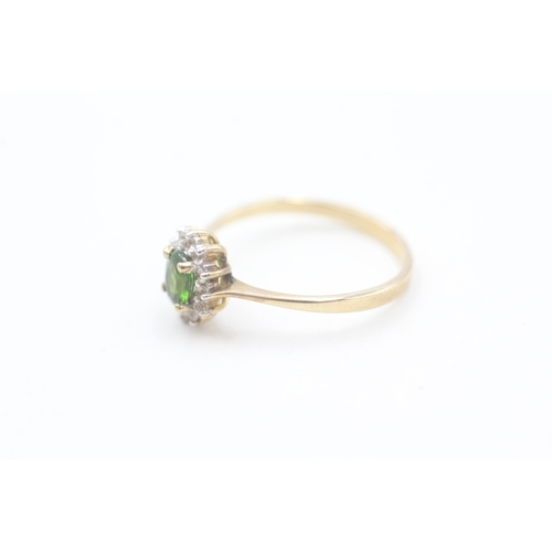 132 - 9ct gold white gemstone and chrome diopside cluster ring (1.6g) Size  N