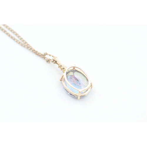 136 - 9ct gold mystic topaz set pendant necklace (2.9g)