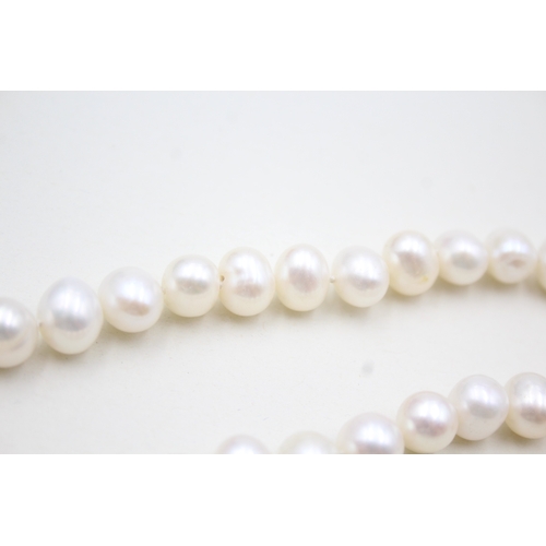 15 - 9ct gold clasp cultured pearl single strand necklace (49.9g)