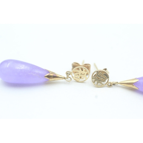 179 - 14ct gold lavender jade drop earrings (4.6g)