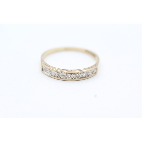 187 - 9ct gold diamond seven stone ring (1.5g) Size  P