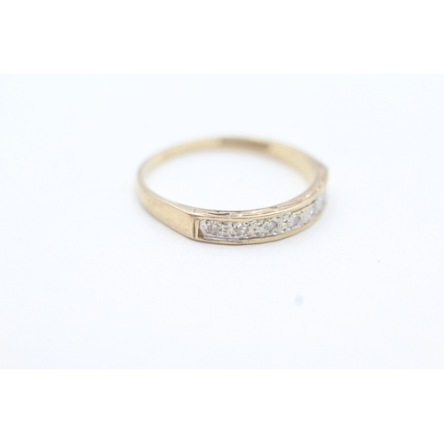 187 - 9ct gold diamond seven stone ring (1.5g) Size  P