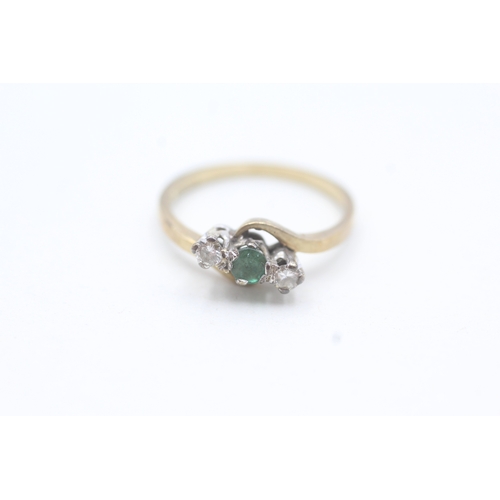 206 - 9ct gold diamond & emerald three stone ring (1.9g) Size  M