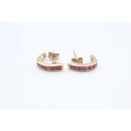 22 - 9ct gold ruby half hoop earrings (1.3g)