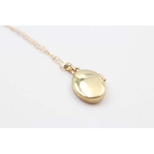 248 - 9ct gold oval locket pendant necklace (1.2g)