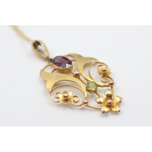 257 - 9ct gold antique garnet & peridot pendant necklace (2.4g)